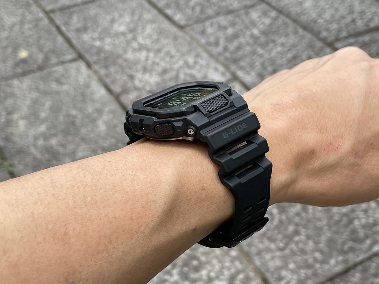 お求めやすく価格改定 G-SHOCK CASIO G-LIDE GBX-100NS-1JF ブラック