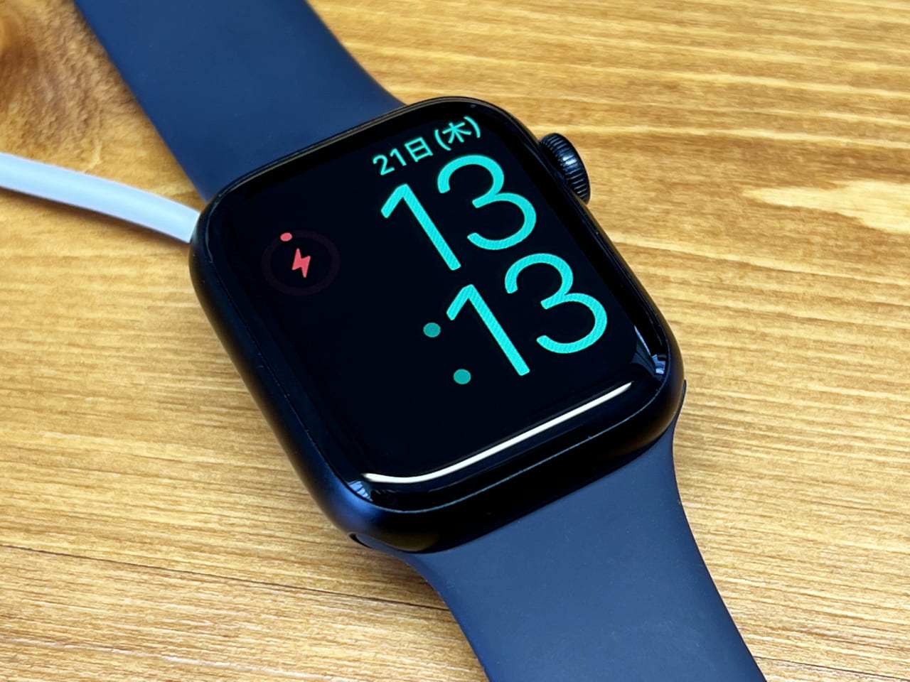 Apple Watch 7 レビュー！新色のミッドナイトケースとスポーツバンド ...